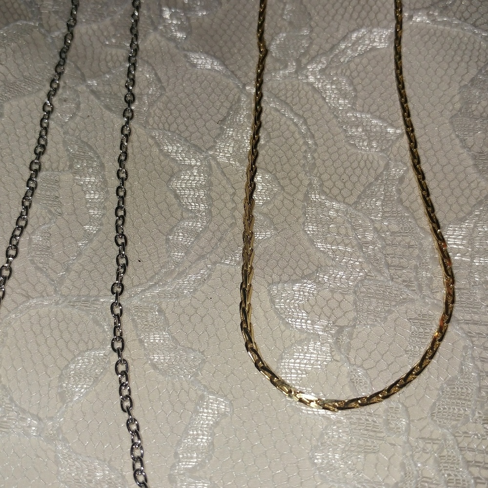 Small Chain Bundle - Picture 2 of 2